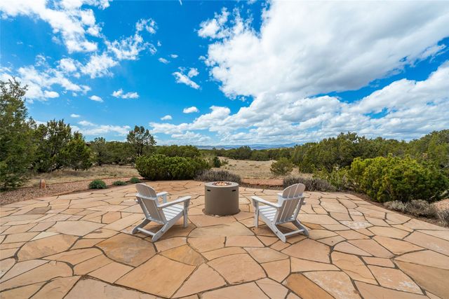 3112 Vista Sandia, Santa Fe, NM 87506