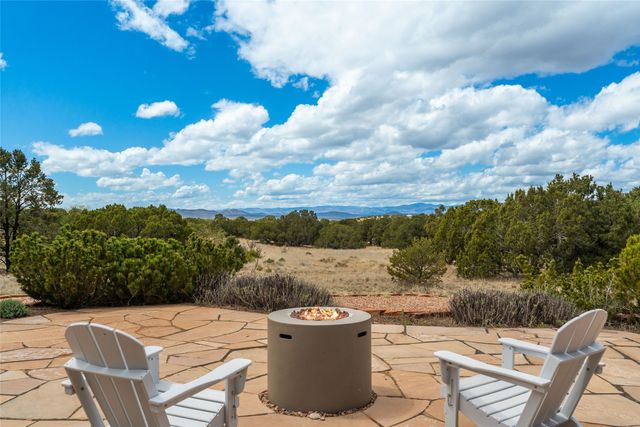 3112 Vista Sandia, Santa Fe, NM 87506