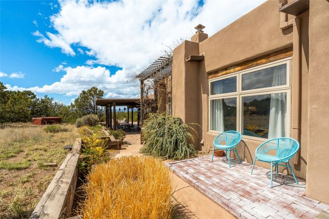 3112 Vista Sandia, Santa Fe, NM 87506