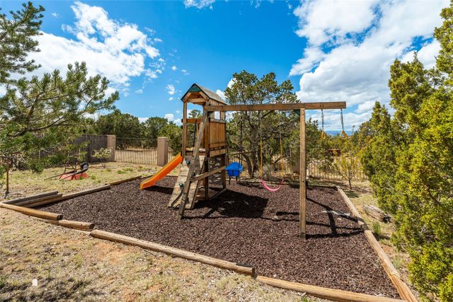3112 Vista Sandia, Santa Fe, NM 87506