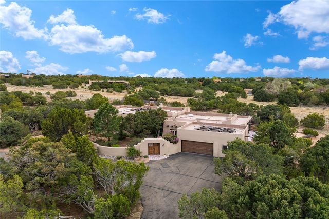 3112 Vista Sandia, Santa Fe, NM 87506