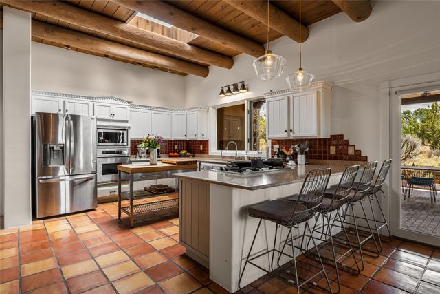 3112 Vista Sandia, Santa Fe, NM 87506
