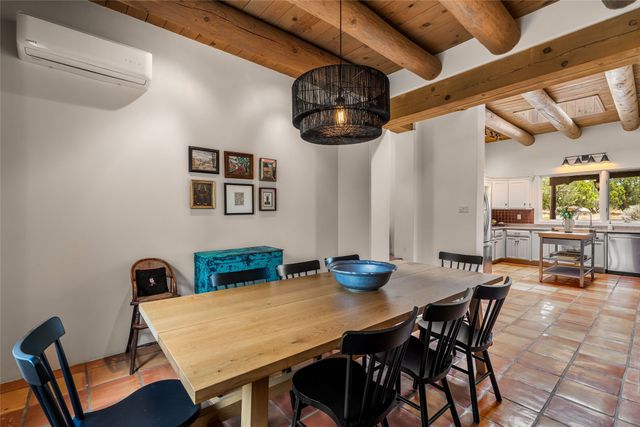 3112 Vista Sandia, Santa Fe, NM 87506