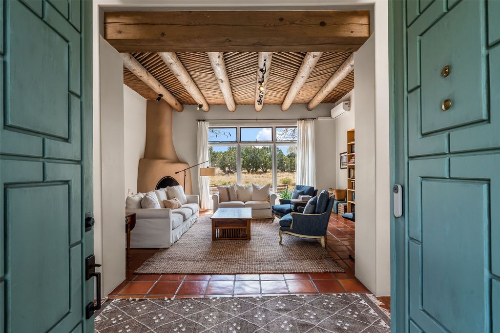 3112 Vista Sandia, Santa Fe, NM 87506