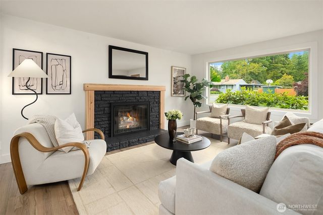 24306 106th Place W, Edmonds, WA 98020