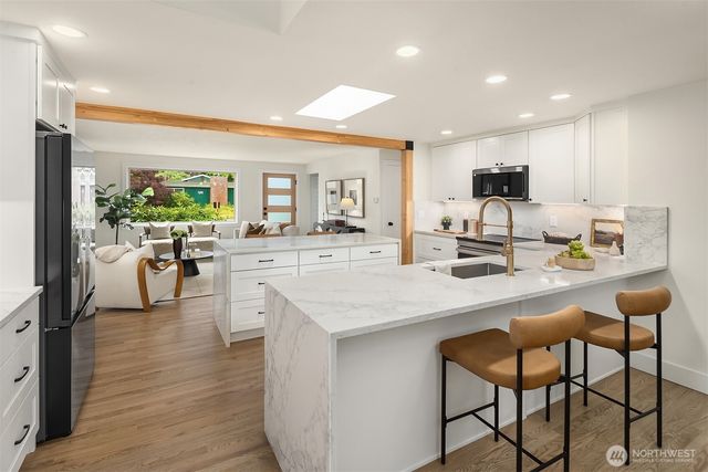24306 106th Place W, Edmonds, WA 98020