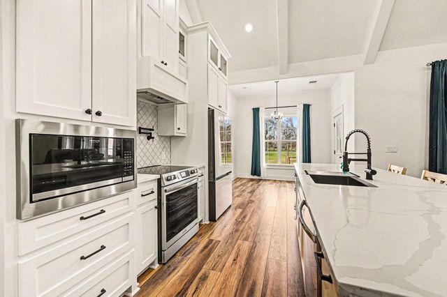 444 Mill Road, Angleton, TX 77515