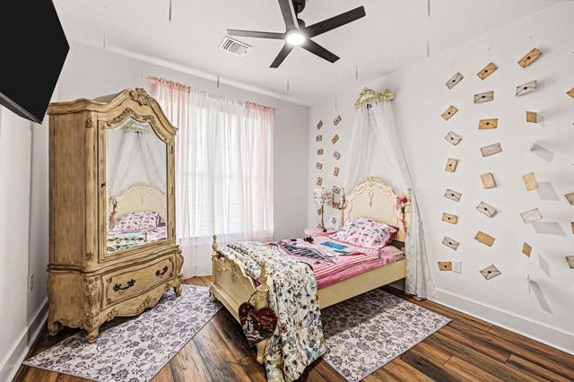 444 Mill Road, Angleton, TX 77515