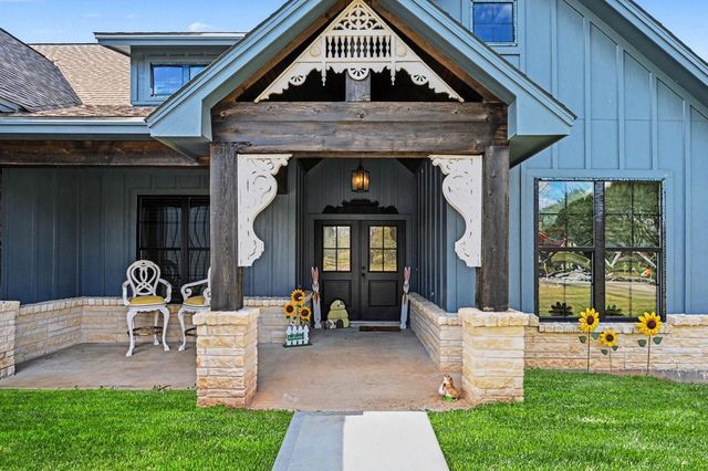 444 Mill Road, Angleton, TX 77515