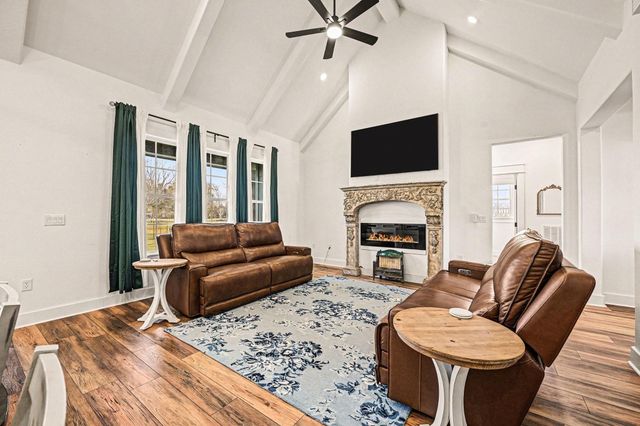444 Mill Road, Angleton, TX 77515
