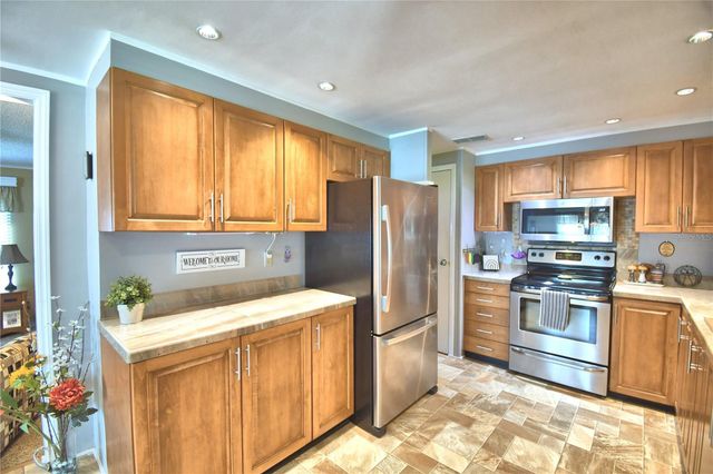 4901 COLONNADES CIRCLE E, Lakeland, FL 33811