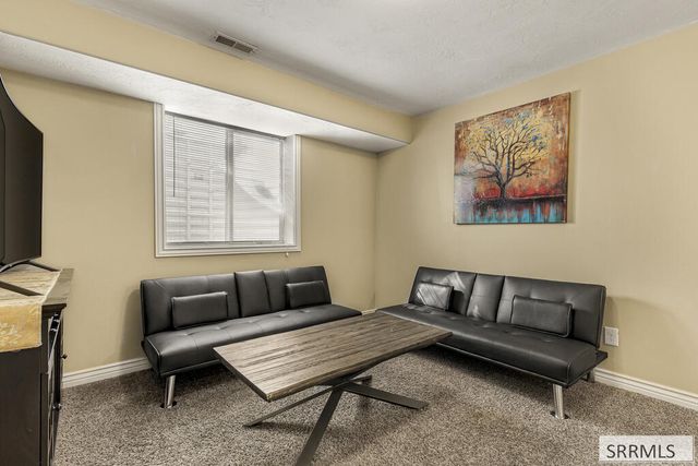 3000 Lilac Circle, Iona, ID 83427