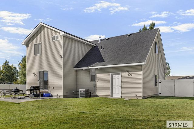 3000 Lilac Circle, Iona, ID 83427