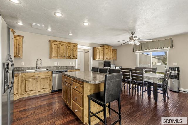 3000 Lilac Circle, Iona, ID 83427