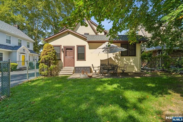 208 W Hudson Avenue, Englewood, NJ 07631