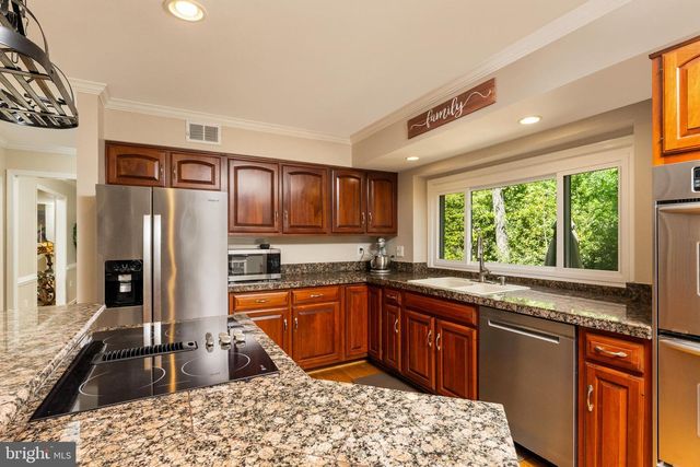12760 QUARTERHORSE LN, Woodbridge, VA 22192