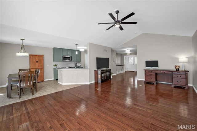 3416 Sun Bear Court 830C, Wentzville, MO 63385