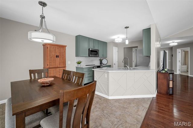 3416 Sun Bear Court 830C, Wentzville, MO 63385