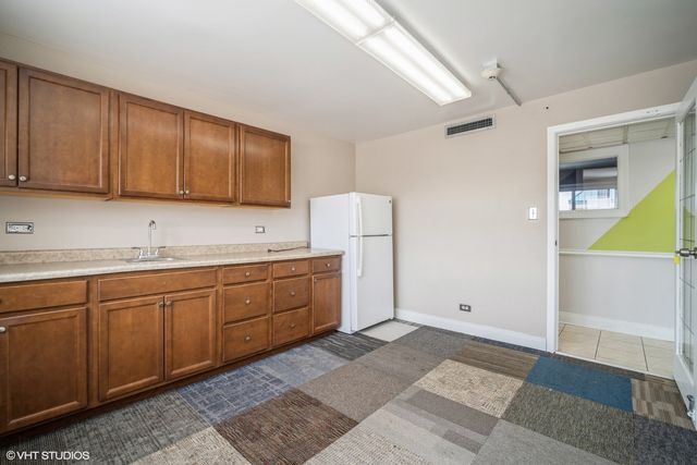 8755 Trumbull Avenue, Skokie, IL 60076