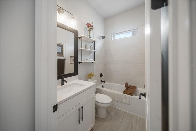 2501 BOONE COURT, Sarasota, FL 34237
