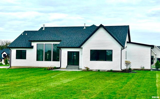 5127 Oak Ridge Court, Bettendorf, IA 52722