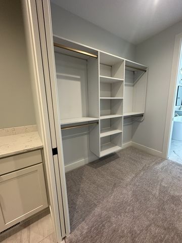 5127 Oak Ridge Court, Bettendorf, IA 52722