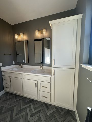 5127 Oak Ridge Court, Bettendorf, IA 52722