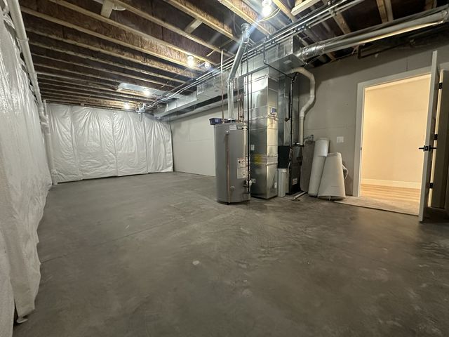 5127 Oak Ridge Court, Bettendorf, IA 52722