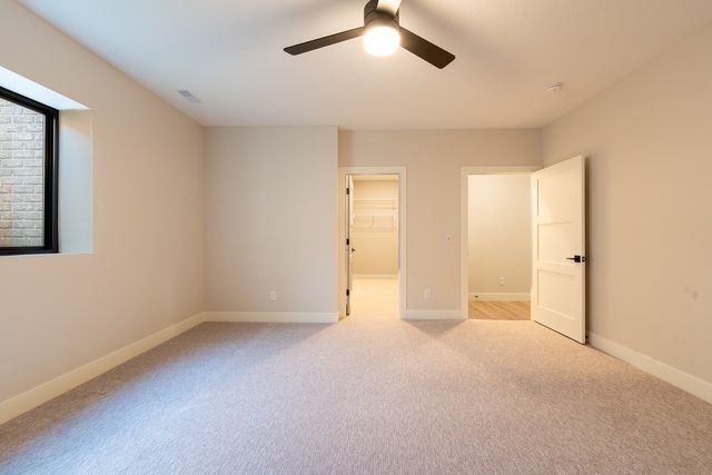 5127 Oak Ridge Court, Bettendorf, IA 52722