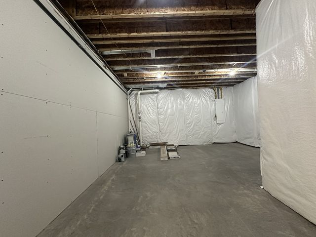 5127 Oak Ridge Court, Bettendorf, IA 52722