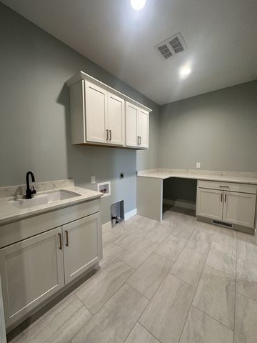 5127 Oak Ridge Court, Bettendorf, IA 52722