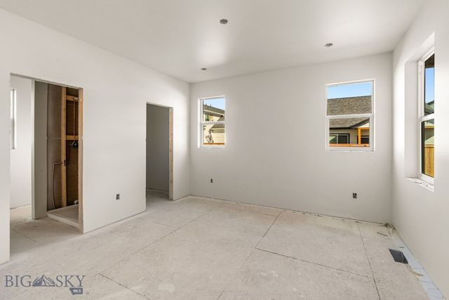 817 Spaniel Lane, Belgrade, MT 59714