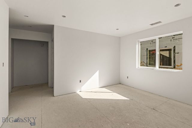 817 Spaniel Lane, Belgrade, MT 59714