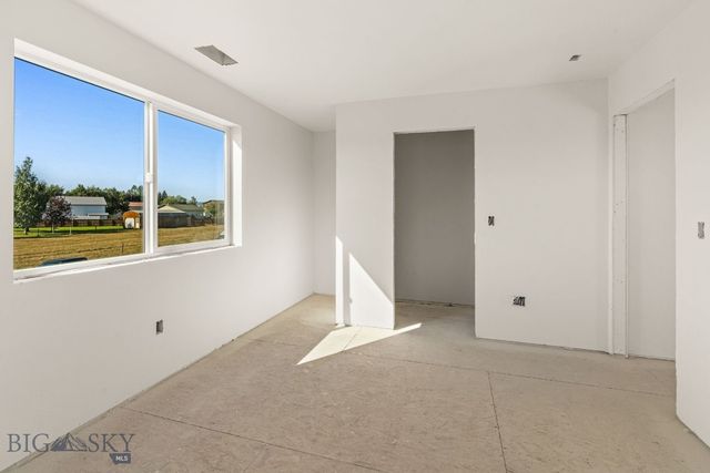 817 Spaniel Lane, Belgrade, MT 59714
