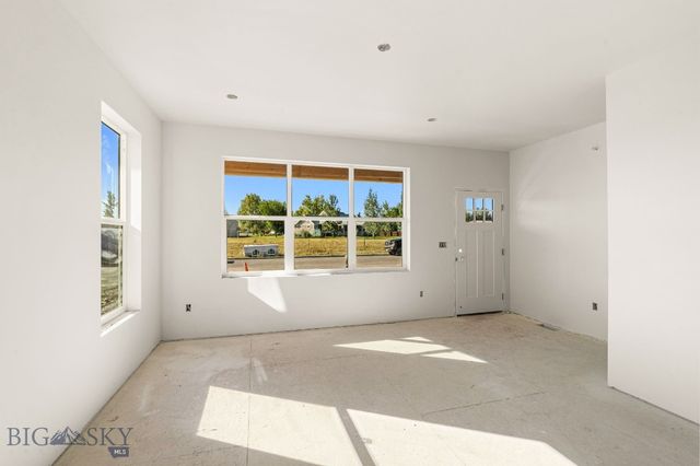 817 Spaniel Lane, Belgrade, MT 59714