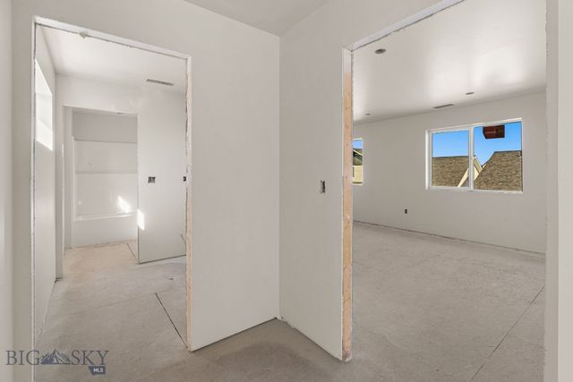 817 Spaniel Lane, Belgrade, MT 59714