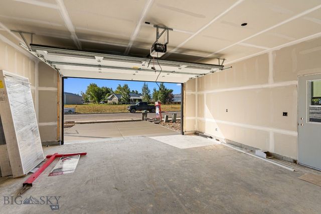 817 Spaniel Lane, Belgrade, MT 59714