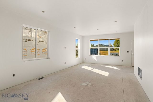 817 Spaniel Lane, Belgrade, MT 59714