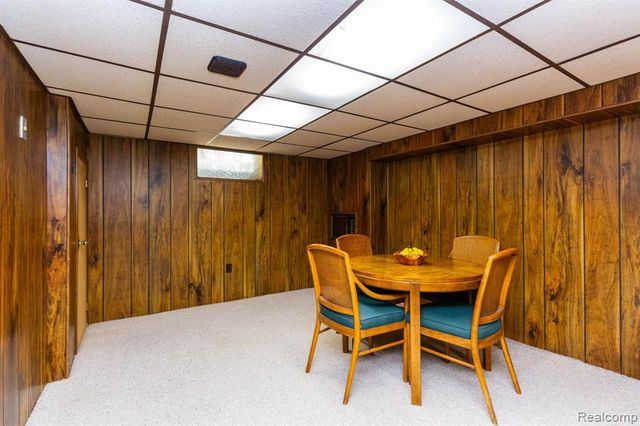 20927 Hawthorne Street, Harper Woods, MI 48225