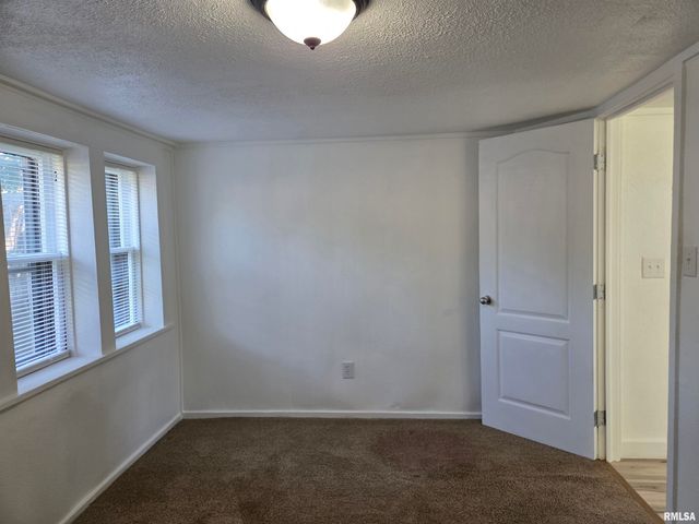 424 ALTA VISTA Terrace, Creve Coeur, IL 61610