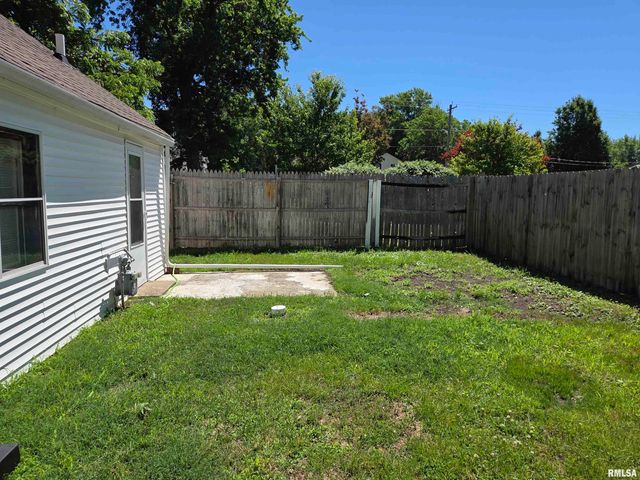 424 ALTA VISTA Terrace, Creve Coeur, IL 61610
