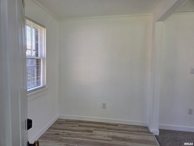 424 ALTA VISTA Terrace, Creve Coeur, IL 61610