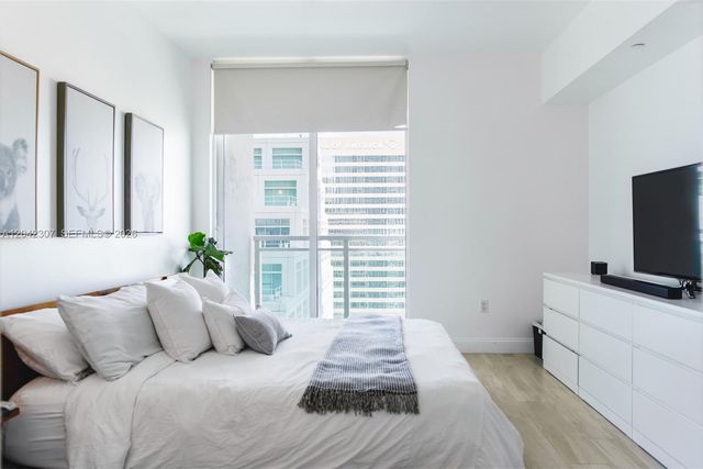 950 Brickell Bay Dr 3406, Miami, FL 33131
