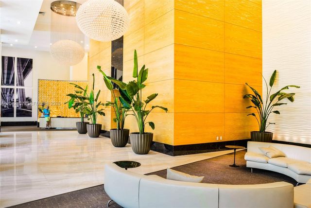 950 Brickell Bay Dr 3406, Miami, FL 33131