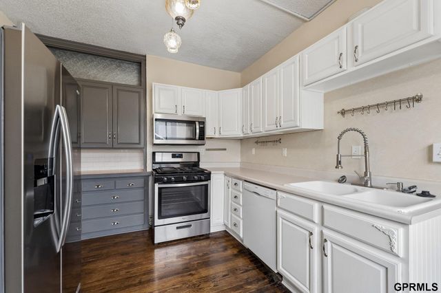 2452 Mary Street, Omaha, NE 68112