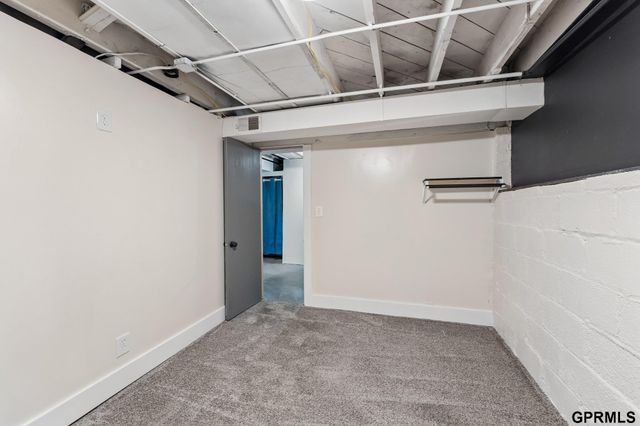 2452 Mary Street, Omaha, NE 68112