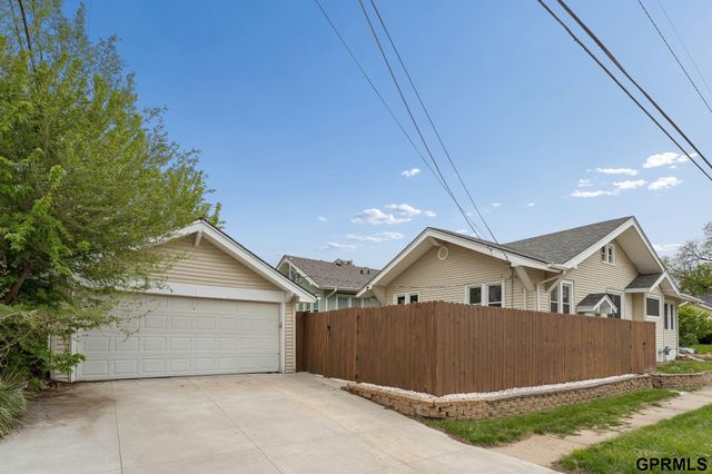 2452 Mary Street, Omaha, NE 68112