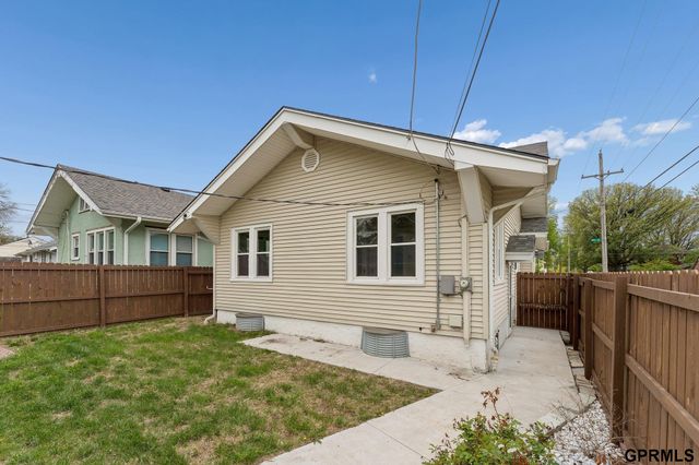 2452 Mary Street, Omaha, NE 68112