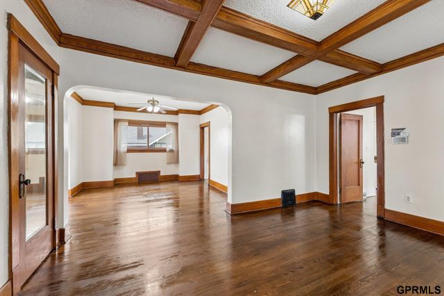 2452 Mary Street, Omaha, NE 68112