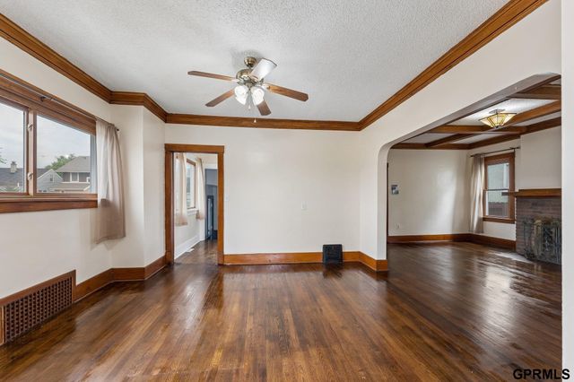 2452 Mary Street, Omaha, NE 68112